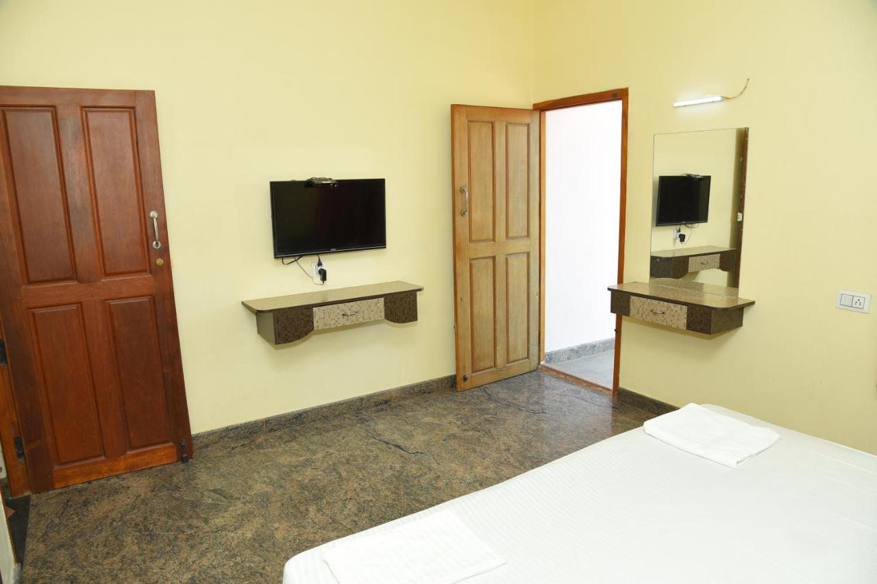 Thiruchendur Stayz Vairavel Residency Tiruchchendūr מראה חיצוני תמונה