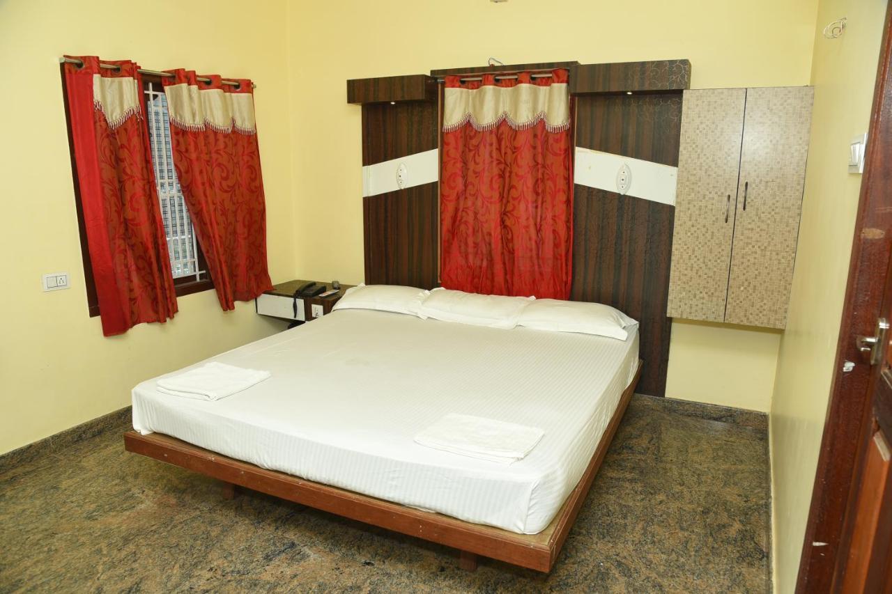 Thiruchendur Stayz Vairavel Residency Tiruchchendūr מראה חיצוני תמונה